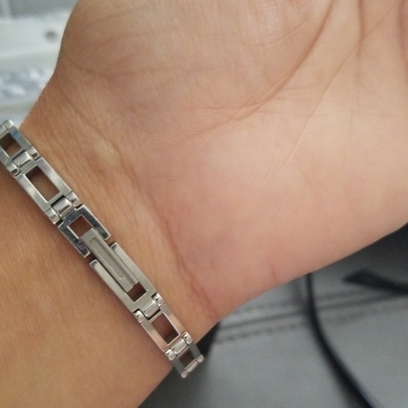 Gucci Watch - Picture 5 of 6